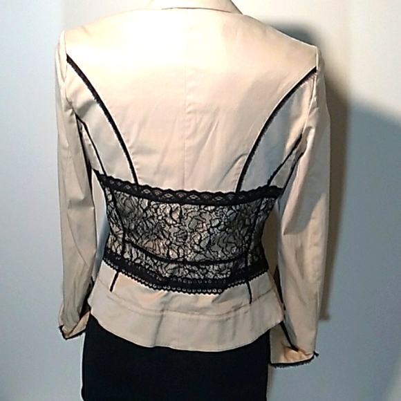 Beautiful Blazer Grazie Made in Italy. Beige with Lace on bodice and cuffs. - Picture 3 of 10